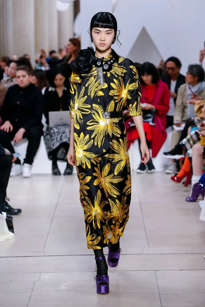 Look 18